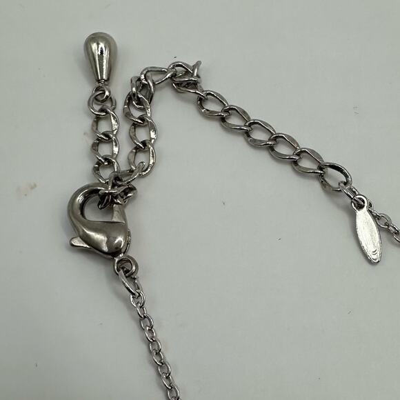 Vintage Avon Horseshoe Luck Rhinestone Necklace Retro Minimalist Costume Jewelry - Picture 10 of 12